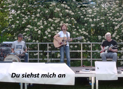 Du siehst mich an