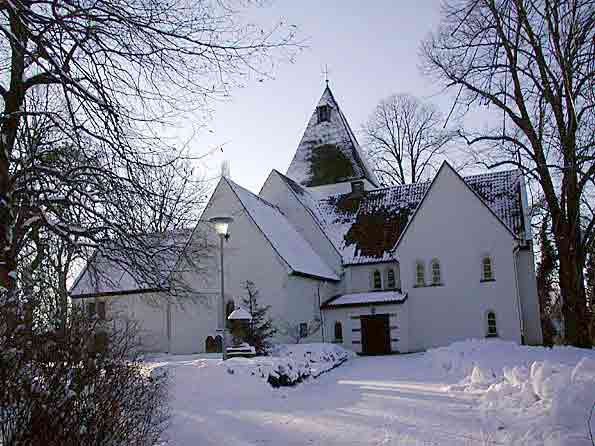 Kirche im Winter Kirche im Winter